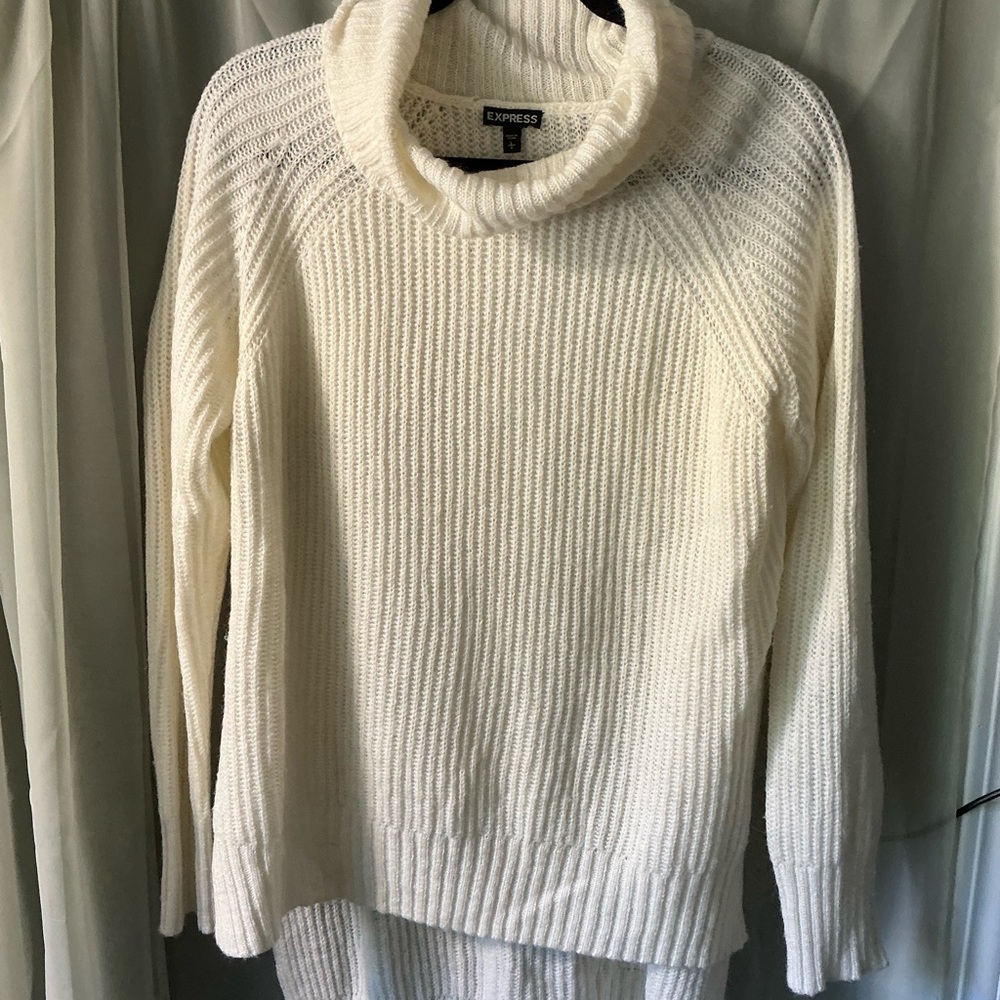 Express Women's white Cowl Neck Sweater size large